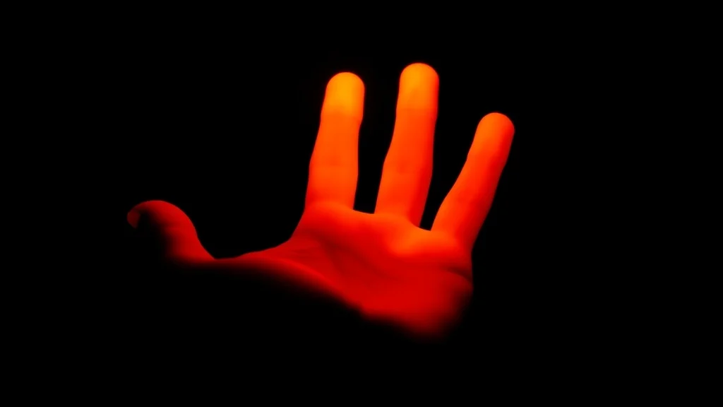 Dream symbol: flashing orange hand: scenarios: Dream Analysis: Flashing Orange Hand