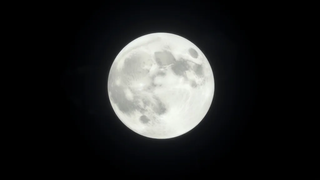 White Moons in Dreams: Symbolism & Meaning